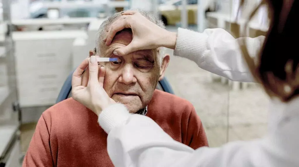 Cataract Surgery & Aging: